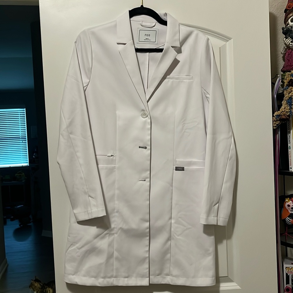 Figs White Lab Coat - Small, unisex, like new (no tags, never worn)